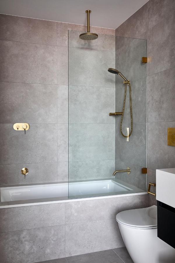 Astina Suites, Hotel
